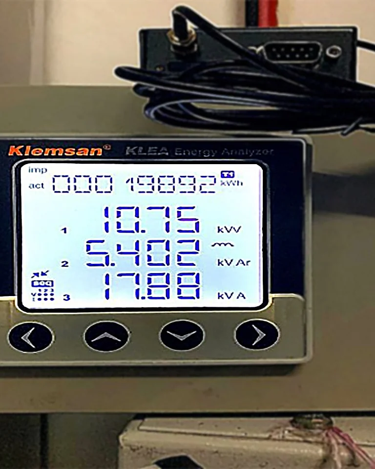 Klemsan KLEA energy analyser installed on a monitored circuit